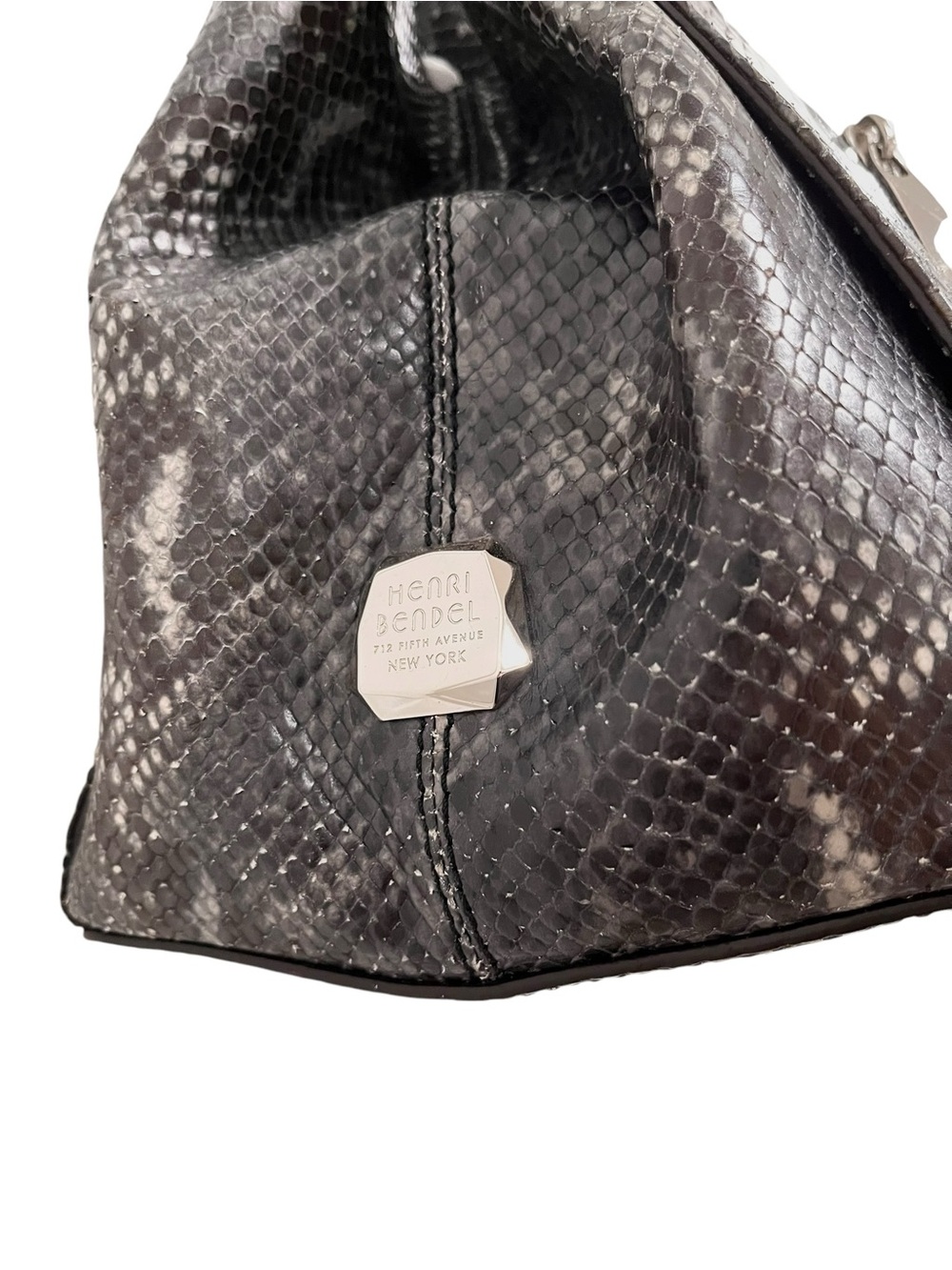 Henri Bendel Extra Large Grey Snakeprint Satchel NWOT - Picture 4 of 15